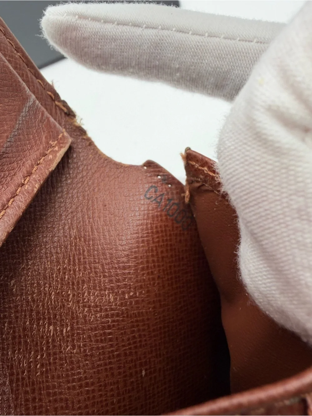 Louis Vuitton Monogram Bi Fold Wallet